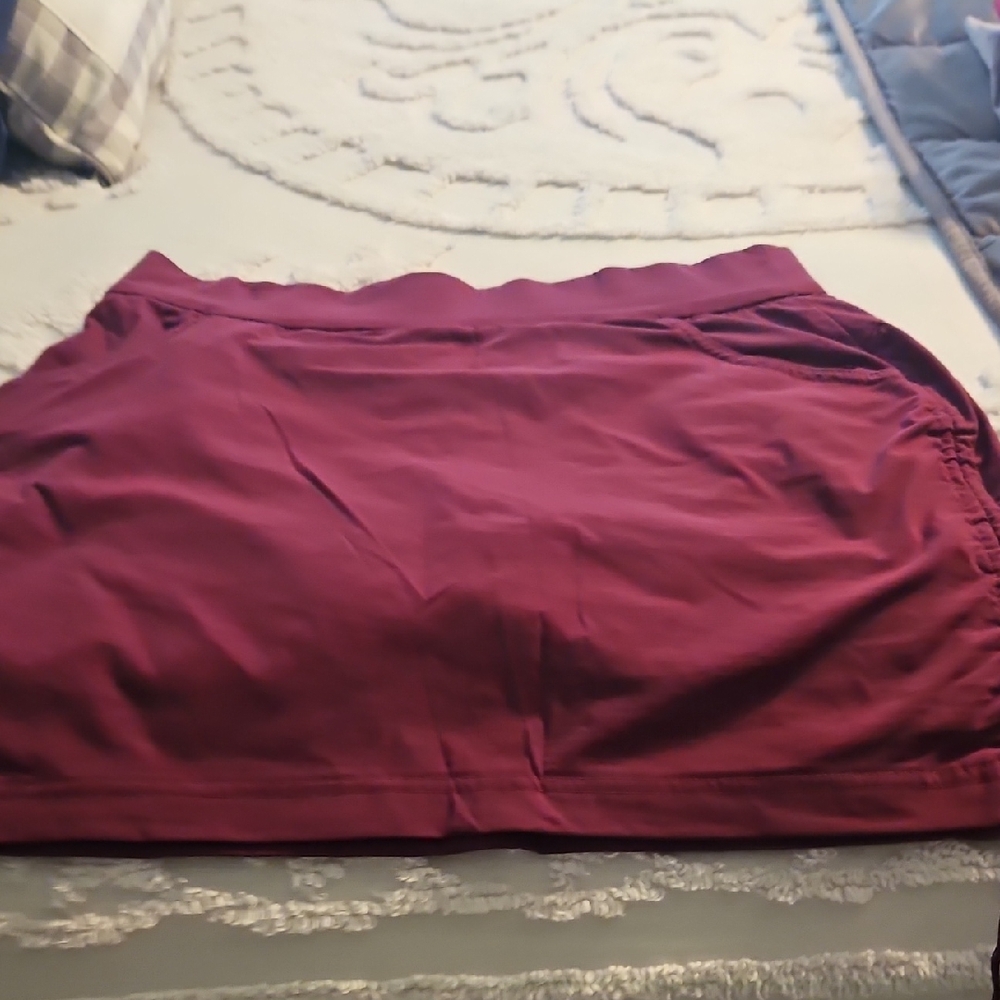 Women's Stretch Active Skort in Wine